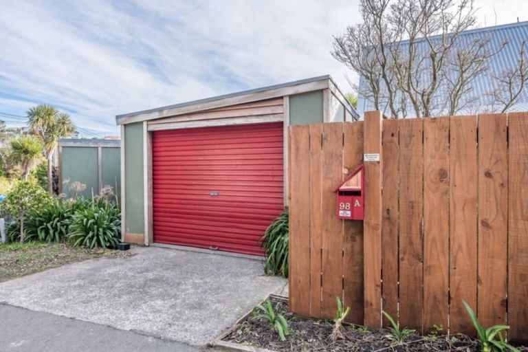 Photo of property in 98a Creswick Terrace, Northland, Wellington, 6012