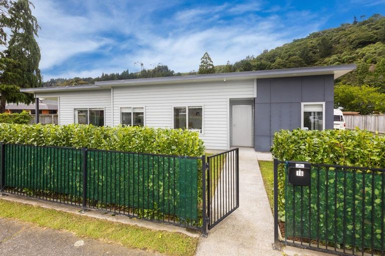 Photo of property in 16 Lane Street, Wallaceville, Upper Hutt, 5018
