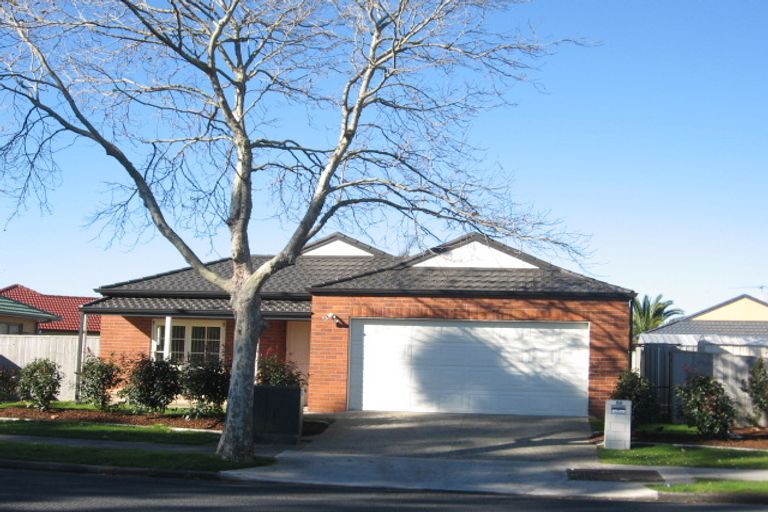 Photo of property in 64 Wattle Farm Road, Wattle Downs, Auckland, 2103