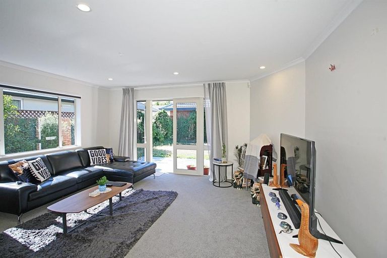 Photo of property in 408a Memorial Avenue, Burnside, Christchurch, 8053
