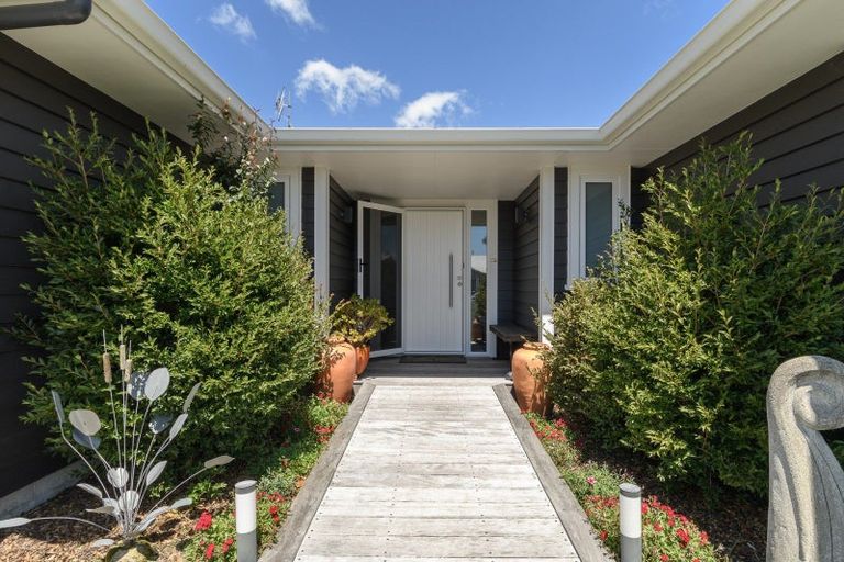 Photo of property in 12 Saint Thomas Avenue, Pyes Pa, Tauranga, 3112