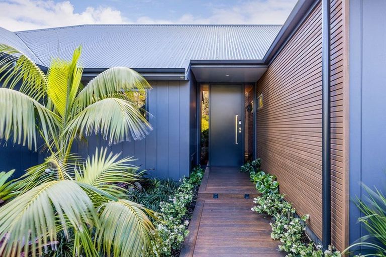 Photo of property in 10 Pike Place, Ferndale, New Plymouth, 4310