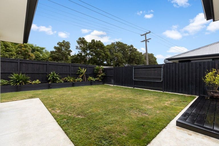 Photo of property in 43 Coutts Way, Fitzherbert, Palmerston North, 4410