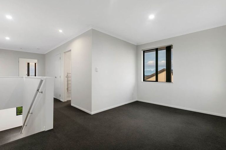 Photo of property in 24 Lane Cameron Place, Flat Bush, Auckland, 2019