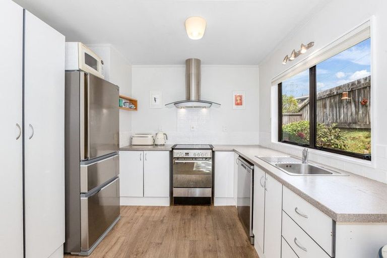 Photo of property in 25 John Witton Drive, Crofton Downs, Wellington, 6035