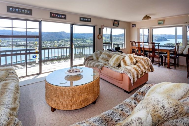 Photo of property in 28 Motuhoa Road, Tairua, 3508