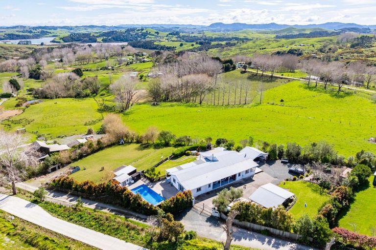 Photo of property in 956 Oneriri Road, Kaiwaka, 0573