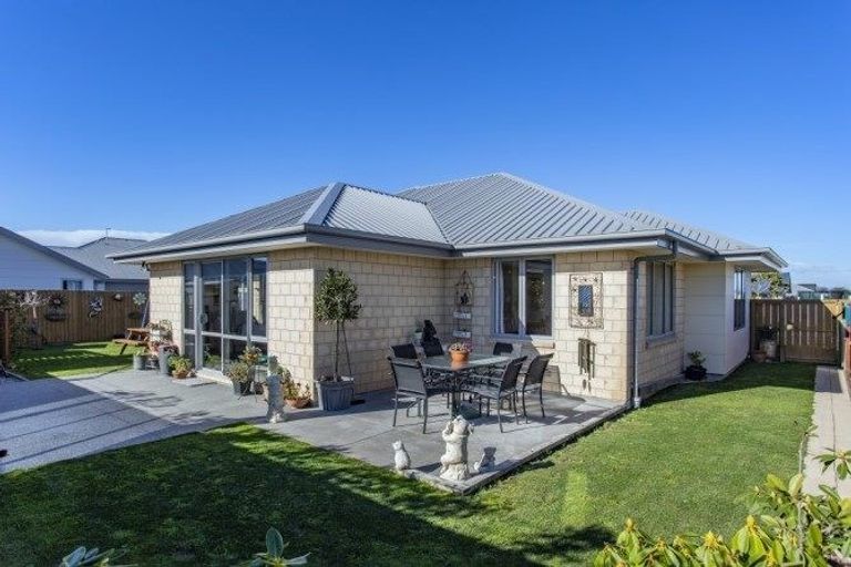 Photo of property in 38 Cassino Street, Rangiora, 7400