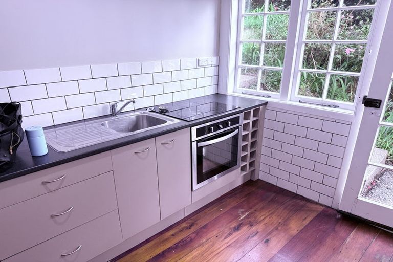 Photo of property in 51 Northland Road, Northland, Wellington, 6012