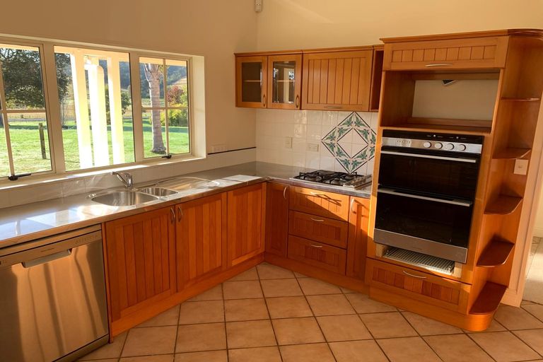 Photo of property in 154 Awa Road, Kumeu, 0891