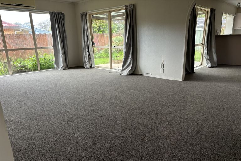 Photo of property in 31 Waimoko Glen, Swanson, Auckland, 0612