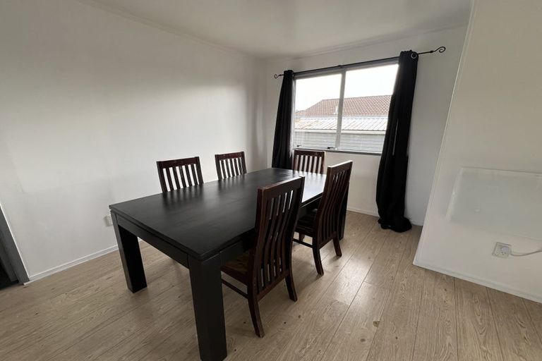 Photo of property in 2/6 Edwin Freeman Place, Ranui, Auckland, 0612