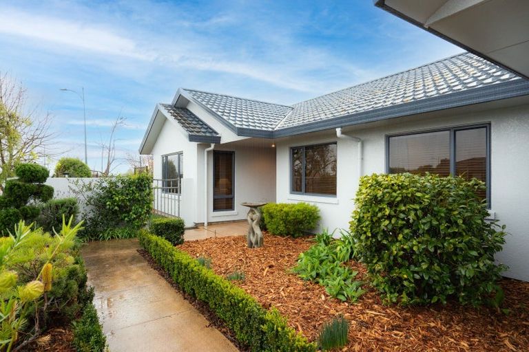 Photo of property in 1 Russell Robertson Drive, Havelock North, 4130