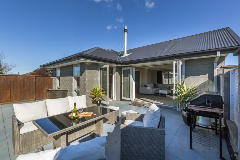 Photo of property in 26 Henley Close, Rolleston, 7614