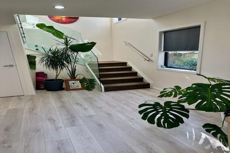 Photo of property in 85a Sunnynook Road, Forrest Hill, Auckland, 0620