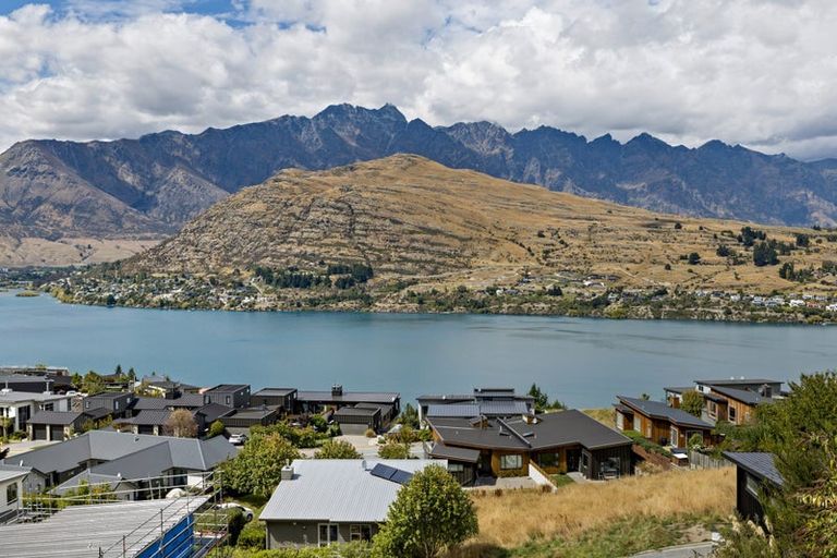 Photo of property in St Andrews Park, 12 Saint Peters Place, Queenstown, 9300