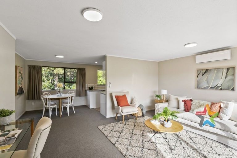 Photo of property in 15 Sheridan Terrace, Johnsonville, Wellington, 6037