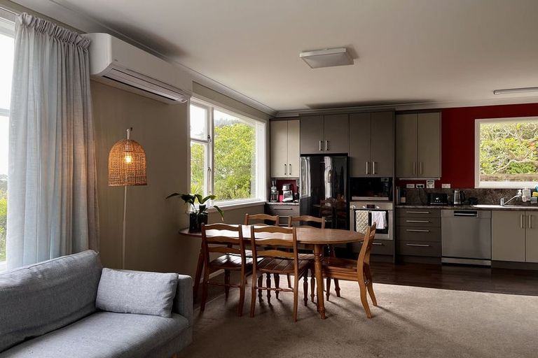 Photo of property in 32 Hollies Crescent, Johnsonville, Wellington, 6037