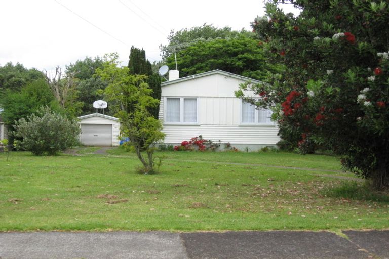 Photo of property in 46 House Avenue, Mangere Bridge, Auckland, 2022