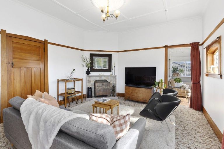 Photo of property in 39 Sutherland Crescent, Melrose, Wellington, 6023