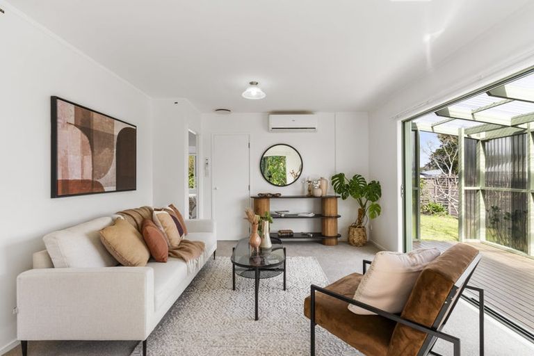 Photo of property in 1/8 Drome View Place, Beach Haven, Auckland, 0626