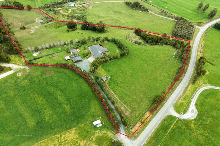 Photo of property in 458 Pukehuia Road, Tangiteroria, 0381