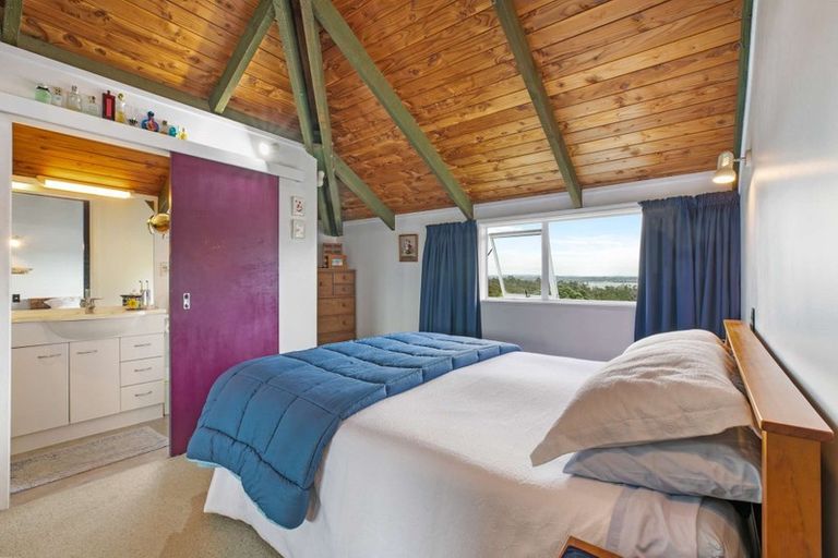 Photo of property in 76 Balmain Road, Chatswood, Auckland, 0626