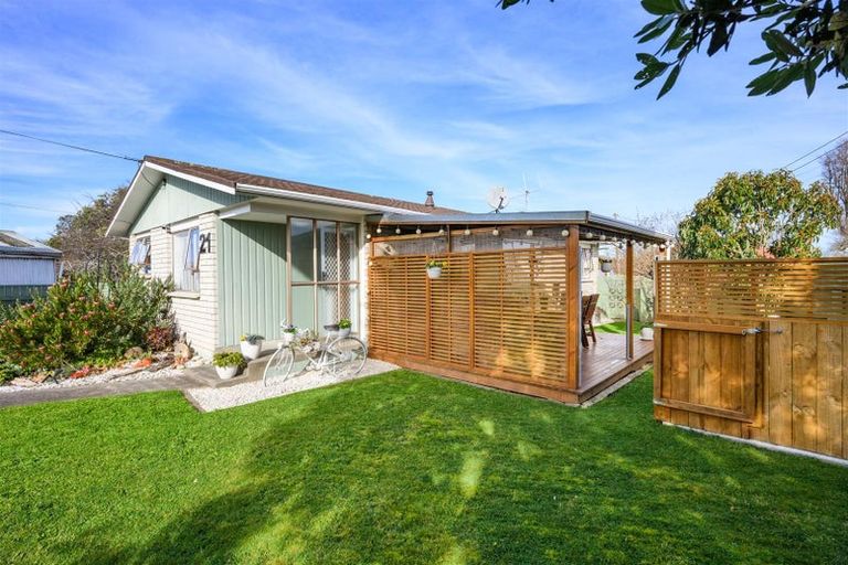 Photo of property in 21 Flower Street, Bulls, 4818