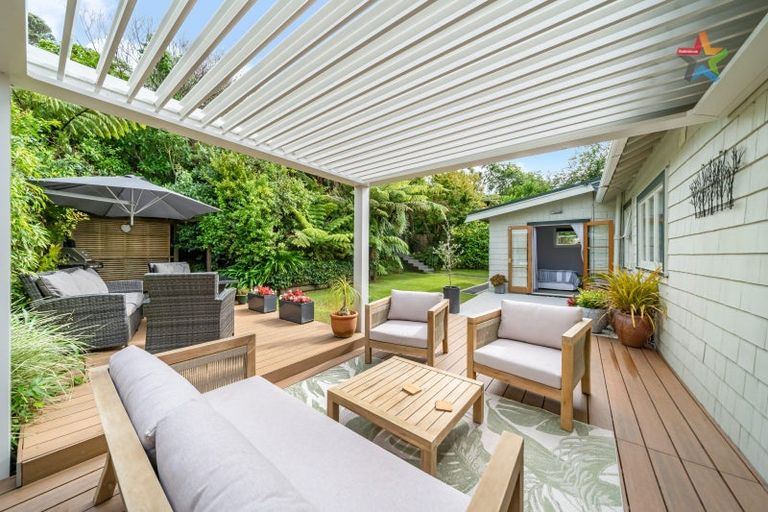 Photo of property in 31 Tirohanga Road, Tirohanga, Lower Hutt, 5010