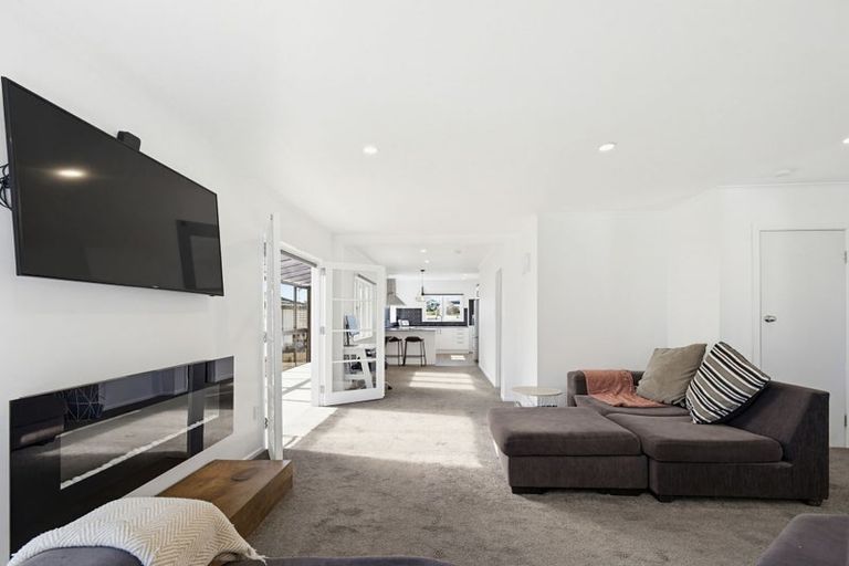 Photo of property in 21 Brixton Road, Manly, Whangaparaoa, 0930