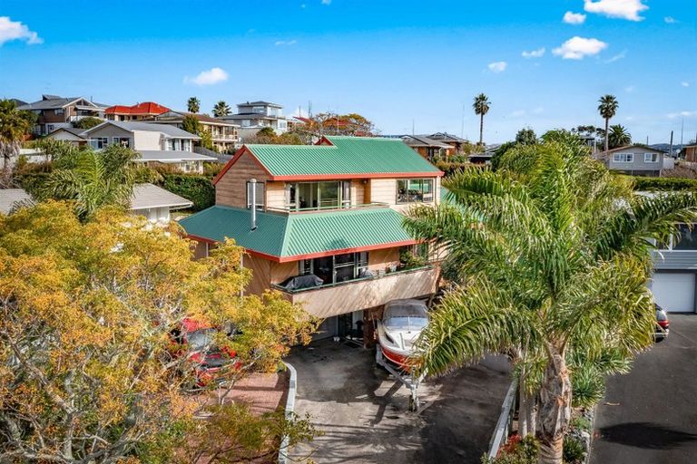 Photo of property in 7 Fairway Avenue, Red Beach, 0932