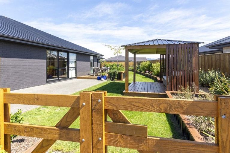 Photo of property in 37 Claremont Crescent, Amberley, 7410