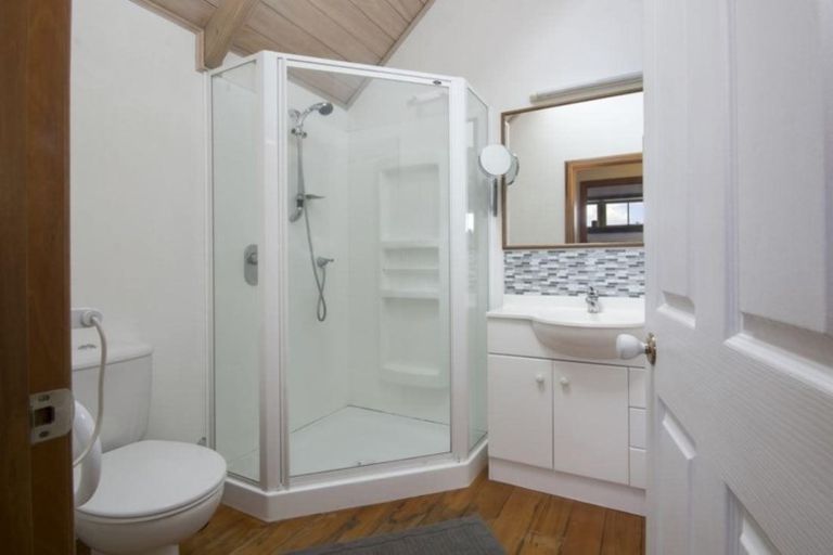 Photo of property in 2 Church Street, Swanson, Auckland, 0612