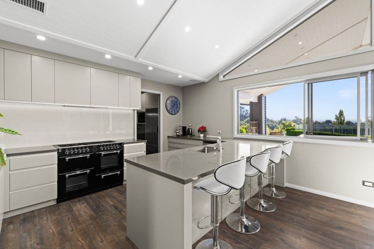 Photo of property in 12 Spur Road, Havelock North, 4130