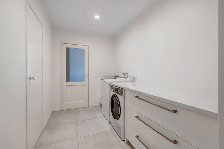 Photo of property in 11 Elgin Place, Red Beach, 0932