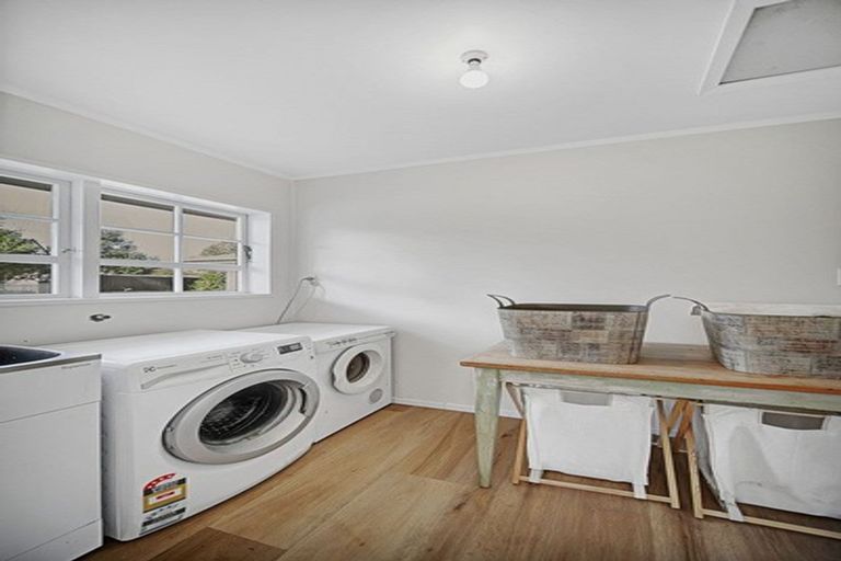 Photo of property in 25 Meachen Terrace, Waiuku, 2123