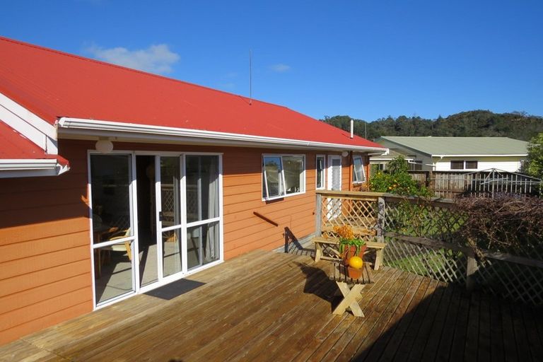 Photo of property in 12 Courthouse Lane, Coromandel, 3506