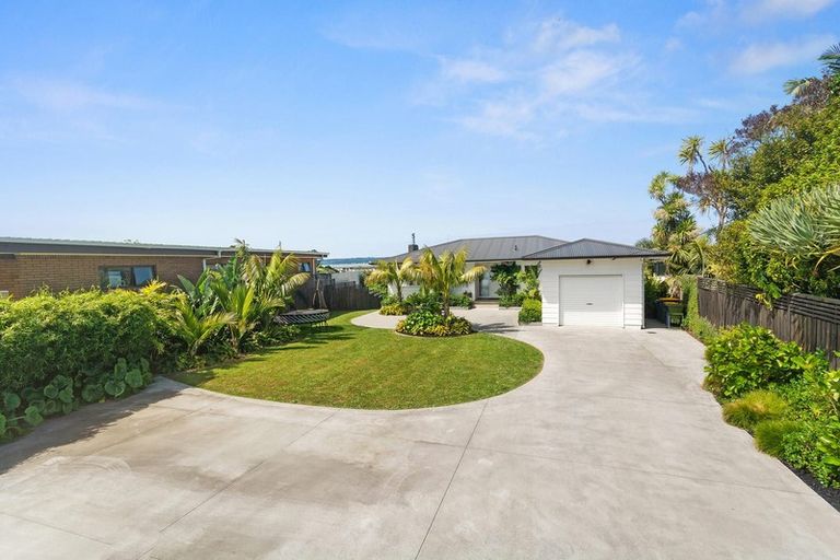 Photo of property in 106 Tiroroa Avenue, Te Atatu South, Auckland, 0610