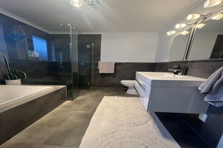 Photo of property in 14 Turakina Street, Merrilands, New Plymouth, 4312