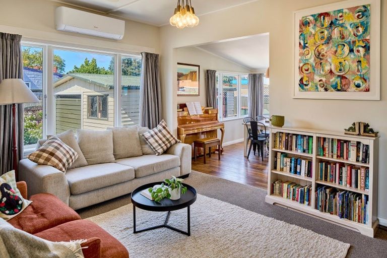 Photo of property in 6 York Street, Moera, Lower Hutt, 5010