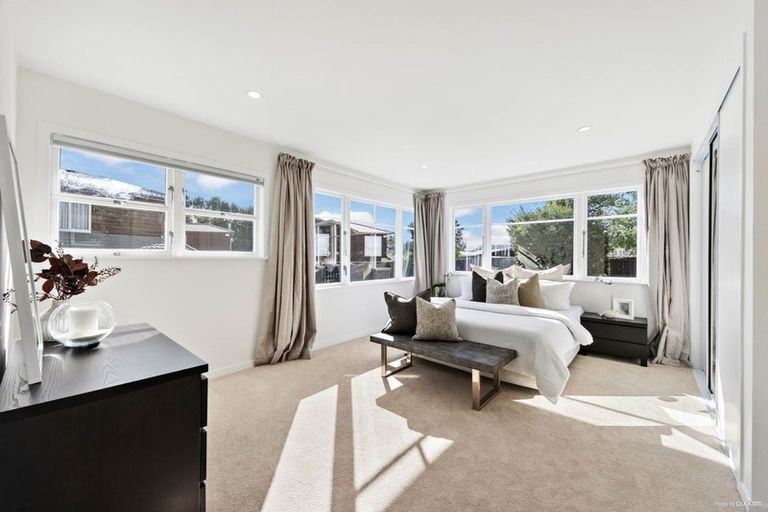 Photo of property in 56 Dale Crescent, Pakuranga, Auckland, 2010