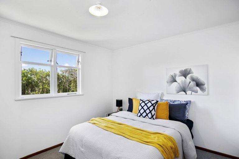 Photo of property in 19 Zetland Street, Highbury, Wellington, 6012