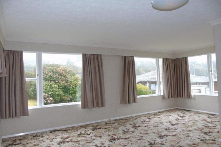 Photo of property in 8 Park Avenue, Tawa, Wellington, 5028