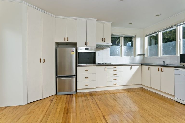 Photo of property in 40 Bond Crescent, Forrest Hill, Auckland, 0620