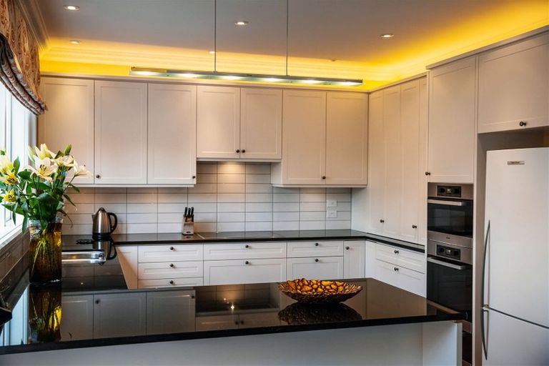 Photo of property in Chilcombe Homestead, 4 Medbury Terrace, Fendalton, Christchurch, 8041