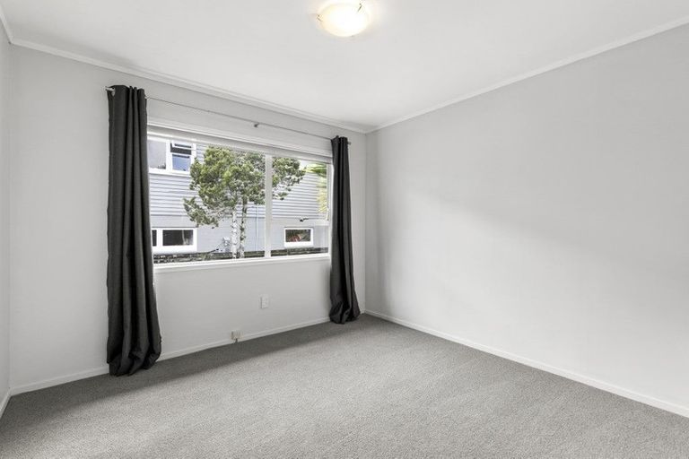 Photo of property in 1/322 Royal Road, Massey, Auckland, 0614