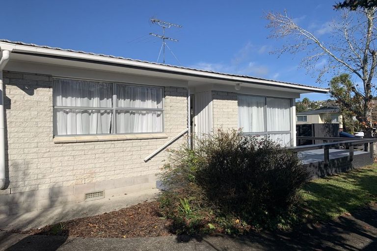 Photo of property in 1/11 Mannering Place, Hillcrest, Auckland, 0627
