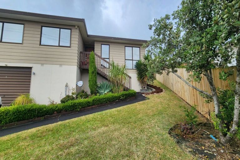 Photo of property in 2 Broadfield Street, Massey, Auckland, 0614