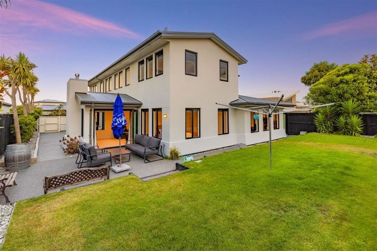 Photo of property in 113 Aston Drive, Waimairi Beach, Christchurch, 8083