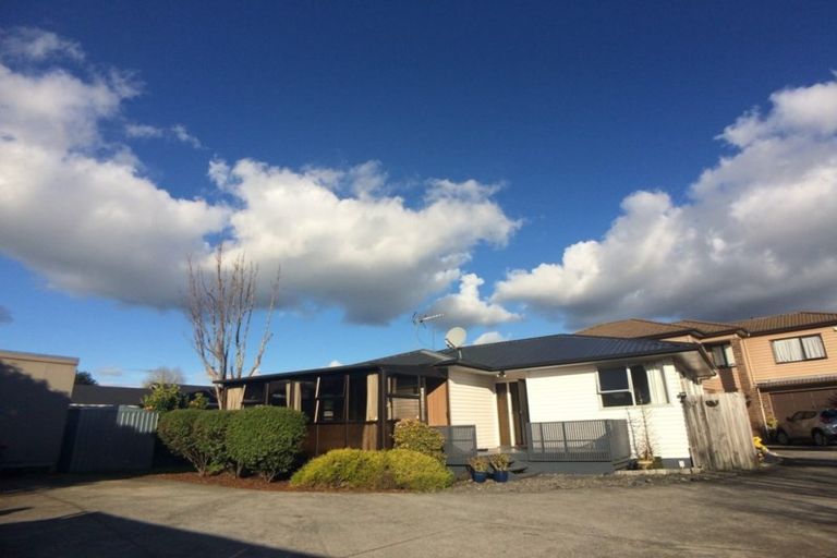 Photo of property in 28 Casuarina Road, Half Moon Bay, Auckland, 2012